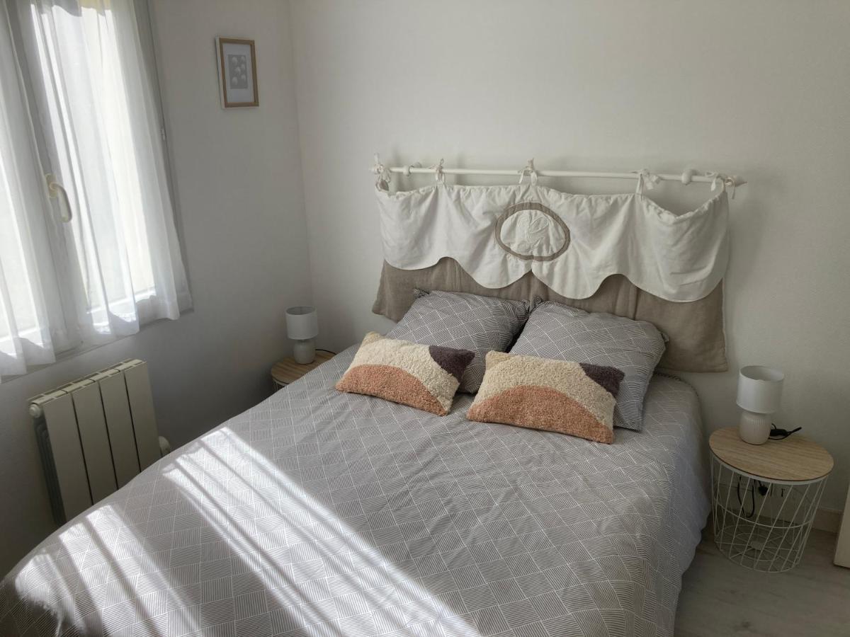Maison Familiale Dans Une Rue Paisible Gouville-sur-Mer Bagian luar foto